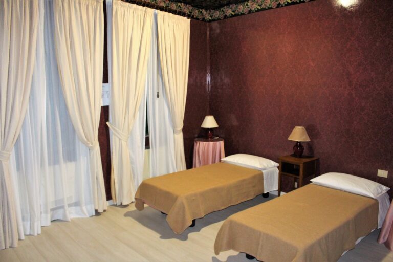 44306275 1041578222681365 7502652097620344832 o 768x512