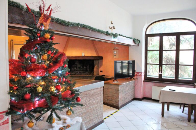 48996038 1082631665242687 8626481379254730752 o 768x512