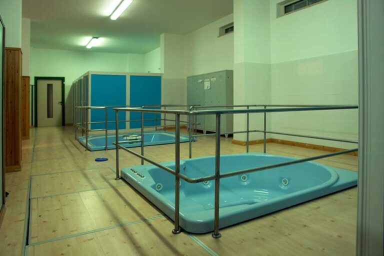 piscina doppia 768x512