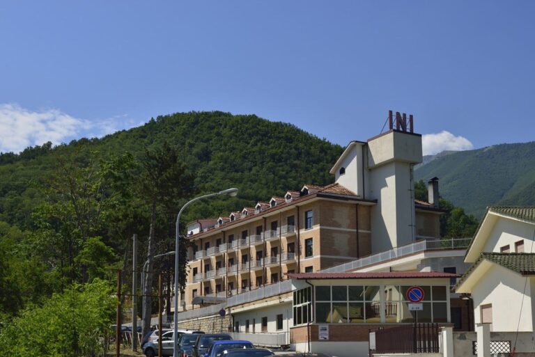 clinica ini canistro 768x513