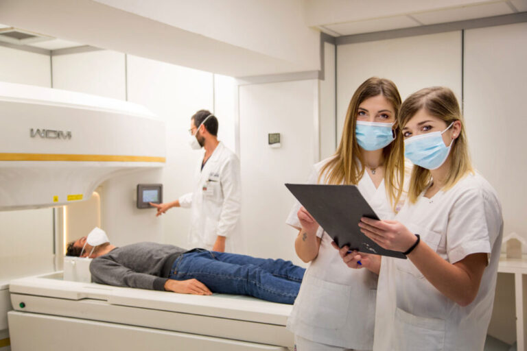 rmn 2 1024x683 1 768x512